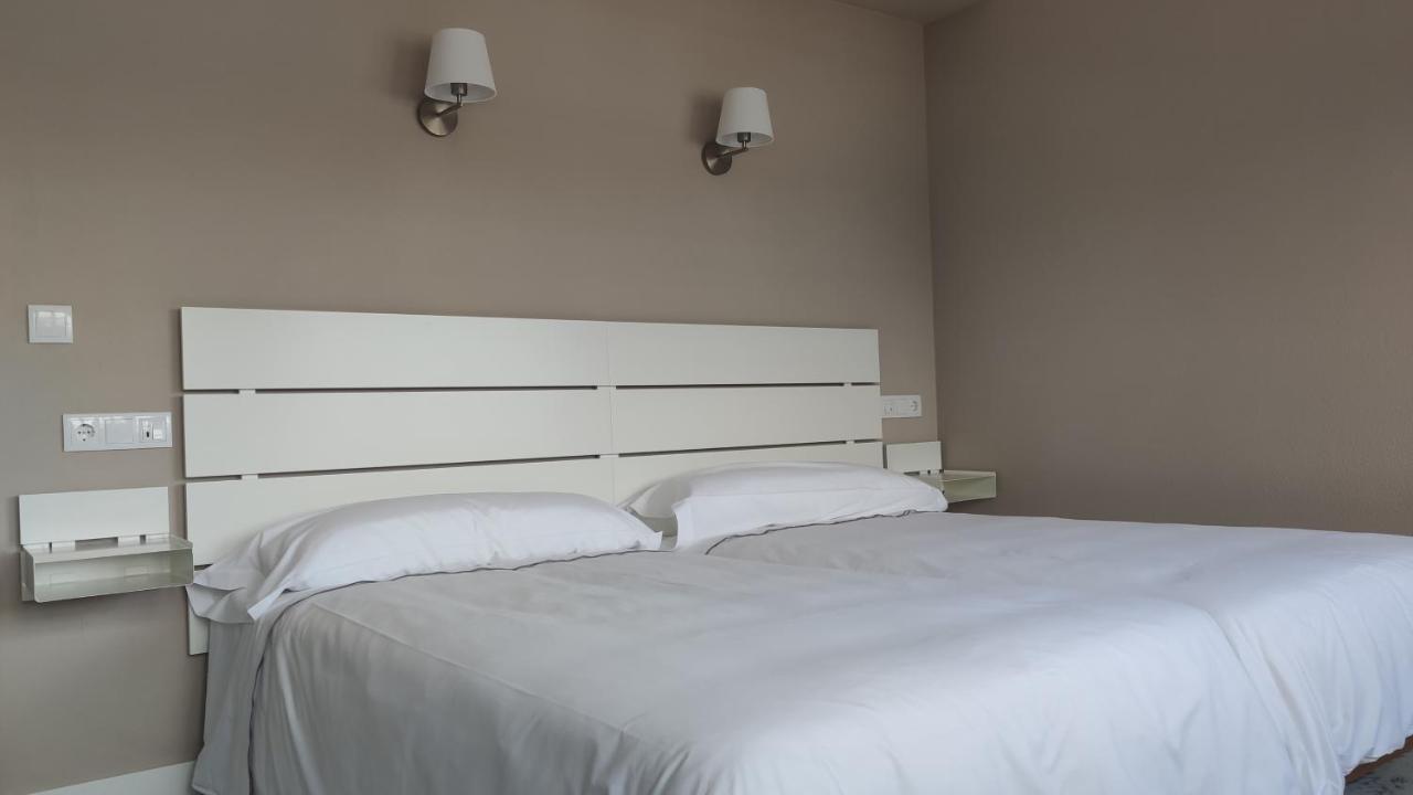 Hotel Roman Naveces Exterior photo